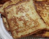 A picture of step 3 of Tawa sweet Toast.