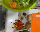 Foto langkah ke 1 dari resep Mie nyemek dengan bahan seadanya.