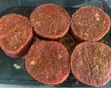 Foto langkah ke 2 dari resep Tenderloin Steak (Bumbu Kering).