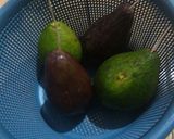 Foto langkah ke 4 dari resep Tips mematangkan alpukat dengan tusuk gigi.