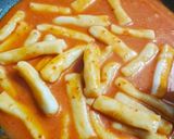 Foto langkah ke 2 dari resep Tteokbokki Korea.