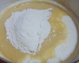 A picture of step 4 of Vanilla Cakes in a fry pan😁🎂🍰.