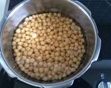 A picture of step 1 of Hummus.