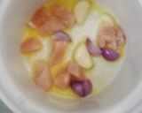 Foto langkah ke 2 dari resep Menu MPASI - Bubur Ayam Mentega.