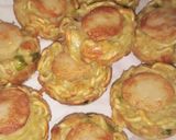 Foto langkah ke 5 dari resep *martabak mini mie kentang*.