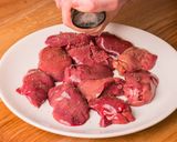 Csirkemáj baconbe tekerve, rozmaring nyárson recept fázis 2 fotója