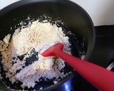 A picture of step 1 of Saffron Sooji Halwa.