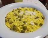 Foto del passaggio 6 della ricetta Risotto piselli e zafferano