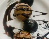 ओरियो बिस्कुट चॉकलेट बॉल्स (oreo biscuit chocolate balls recipe in Hindi) रेसिपी चरण 3 फोटो