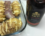 Foto del paso 1 de la receta: Contramuslos y patatas hasselback relllenos de Havarti al brandy