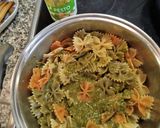 Foto del paso 5 de la receta: Pasta con ensalada china y pesto Exprés
