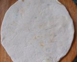 A picture of step 6 of Aloo paratha.