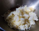 A picture of step 2 of Aloo paneer ke parathe.
