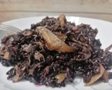 Foto del paso 5 de la receta: Arroz negro con setas