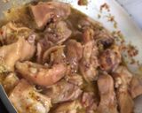 Hình bước làm 1 của món Gà kho xả ớt