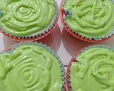 Foto langkah ke 4 dari resep Bolu Kukus Semangka.