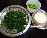 A picture of step 1 of Methi Matar Malai.