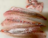 A picture of step 1 of Japanese Zousui (seasoned rice-porridge with fish).