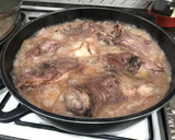 Foto del paso 5 de la receta: Paletilla de cordero al horno con cabeza de ajos y patata al horno