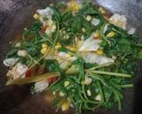 Foto langkah ke 3 dari resep Simpel oseng bayam, jagung,kol. Bumbu irit.