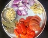 பேஸ் கிரேவி(Restaurant style base gravy recipe in tamil) ரெசிபி ஸ்டேப் 1 புகைப்படம்