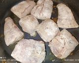 Foto del paso 3 de la receta: Rape en salsa con langostinos y sepia