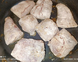 Foto del paso 3 de la receta: Rape en salsa con langostinos y sepia