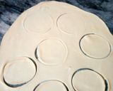 A picture of step 5 of Mini chicken momos with dip sauce.