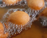 Foto del paso 3 de la receta: Buñuelos de dulce de leche🌧