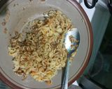 Foto langkah ke 3 dari resep Omelet mie.