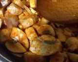 Gombapaprikás hagymás nokedlivel recept fázis 3 fotója
