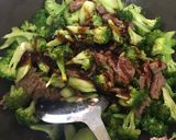 Foto langkah ke 3 dari resep Brokoli sapi saus tiram.