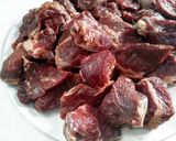 Foto del paso 1 de la receta: 🍲Guiso de carne🍲 {en olla rápida}