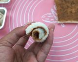 Foto langkah ke 4 dari resep Cinnamon Roll Bread Pudding | Puding Roti Tawar Gulung KayuManis.