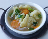 Foto langkah ke 4 dari resep Sop Bening Kembang Kol.