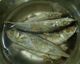 Foto langkah ke 1 dari resep Ikan Pindang Asin Sambal Matah.