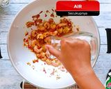 Foto langkah ke 5 dari resep Sambal Goreng Labu Siam.
