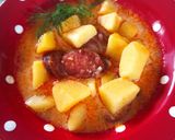 Kolbászos krumplileves tejjel recept fázis 4 fotója