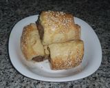 A picture of step 5 of Mini sausage rolls.