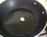 Foto del passaggio 2 della ricetta Filetto di fassona con fonduta e cipolla fritta