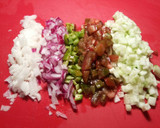 Foto del paso 1 de la receta: Lechuga rellena de olivas variadas, con vinagreta de picadillo