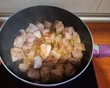 Foto del paso 2 de la receta: Arroz con secreto ibérico y setas