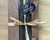 Pas rețetă Spaghetti Negre cu creveti și sos de rosii 1 fotografie