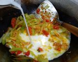 Foto langkah ke 4 dari resep Sambal Goreng Labu Siam & Krecek.