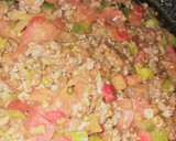Foto del paso 4 de la receta: Tomates rellenos de carne y verduras con costron de queso