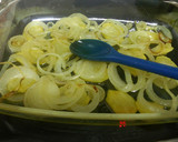 Foto del paso 4 de la receta: Lubina al horno con cama de patatas y cebolla