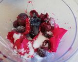 Une image de l'étape 1 de Dessert à la rose et cerise.