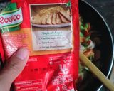 Foto langkah ke 5 dari resep Tumis buncis wortel bakso.