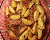 Foto del paso 14 de la receta: Gajos de patatas orgánicas al horno, con pinchitos morunos