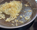 Foto del paso 2 de la receta: Fideos con calamar